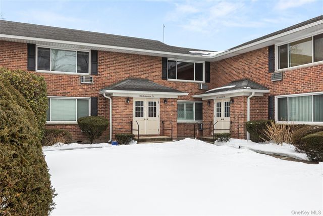 326 Edmunton Drive #L7, North Babylon, NY 11703