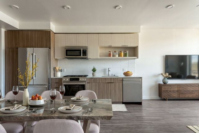 434 Kirkland Way #325, Kirkland, WA 98033