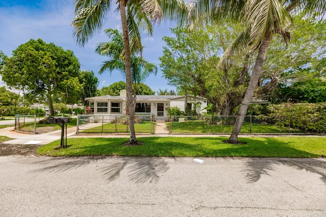 637 Troy Boulevard, West Palm Beach, FL 33409