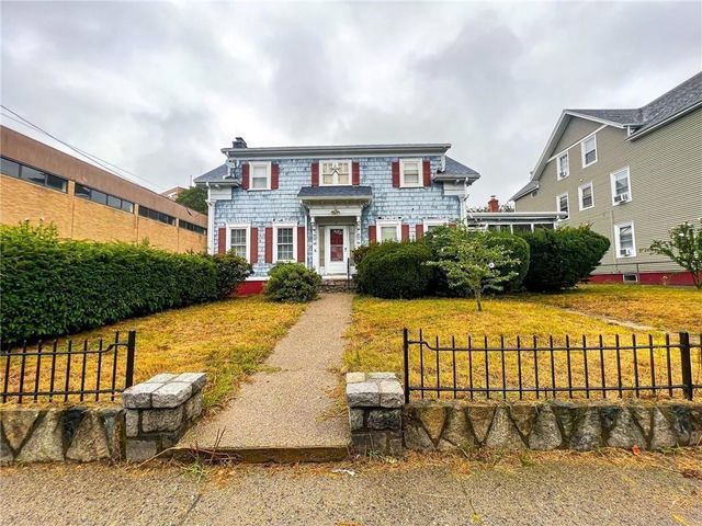 39 Illinois St, Central Falls, RI 02863