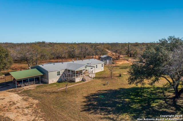 494 Private Road 7504, Moore, TX 78057