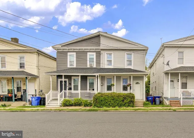 126 King St, Mount Holly, NJ 08060
