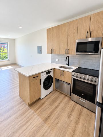 114 Main St, Brattleboro, VT 05301