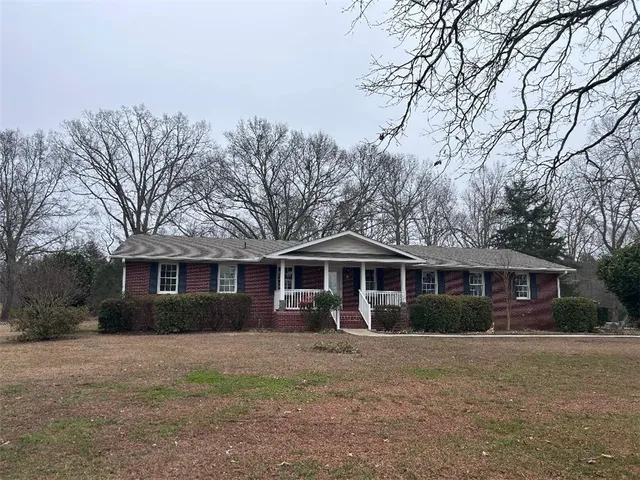 109 W  Stewart St, Pelzer, SC 29669