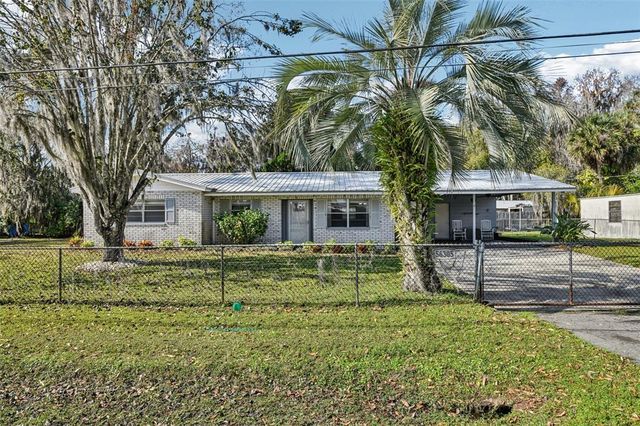 56305 Redbud Rd, Astor, FL 32102