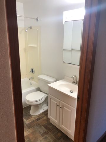 1017 N  Summit Ave #1, Madison, SD 57042