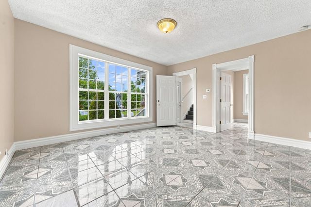 840 Douglas Ave, Aurora, IL 60505