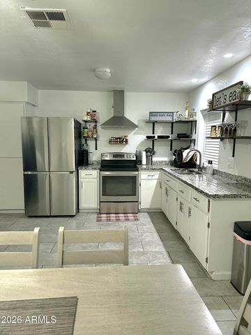 8109 W MONTECITO Avenue, Phoenix, AZ 85033