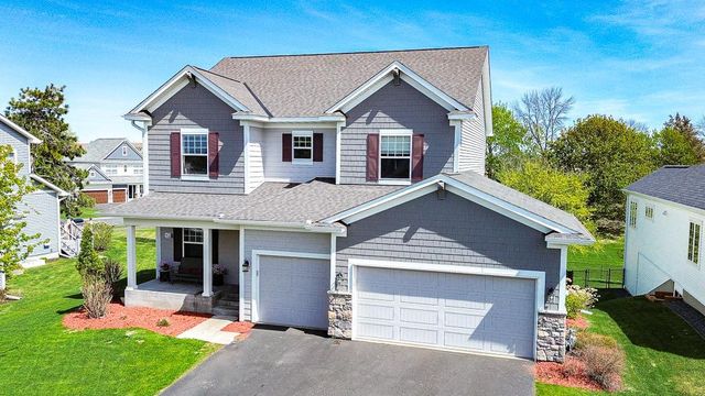 2046 Highland Cir, Hudson, WI 54016
