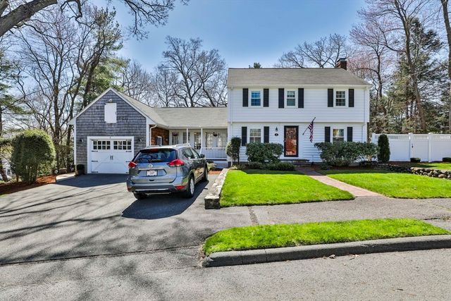 8 Hillcrest Rd, Wakefield, MA 01880