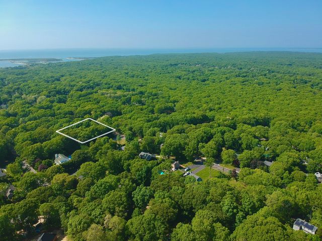 134 Woodbine Dr, East Hampton, NY 11937