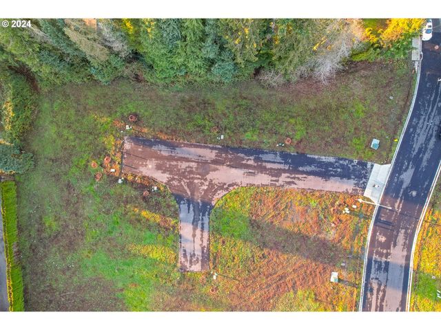 1475-1487 Barn St, Woodburn, OR 97071