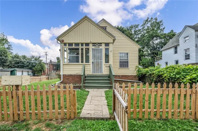 3308 W  125th St, Cleveland, OH 44111
