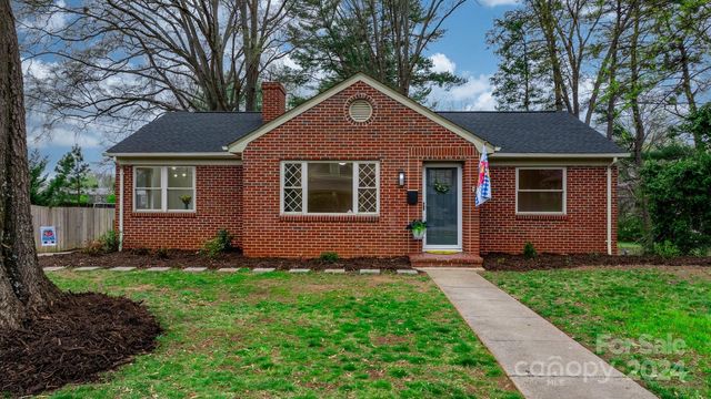 444 7th St SW, Hickory, NC 28602