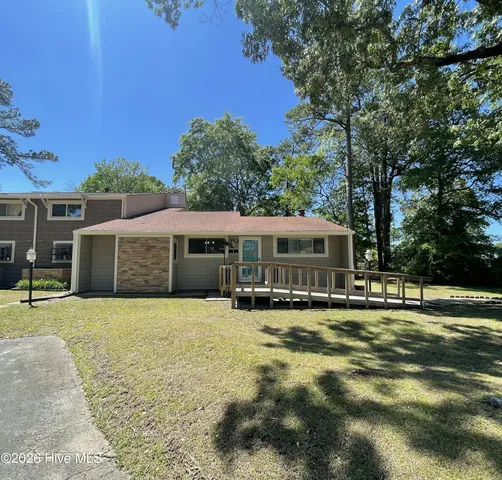 1 Quarterdeck, New Bern, NC 28562