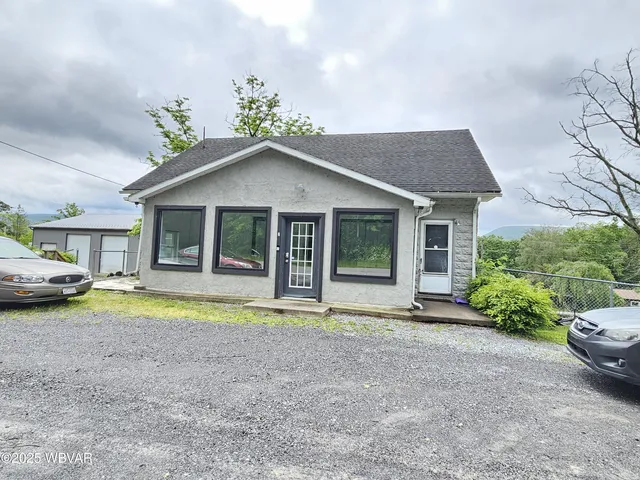 2435 Woodward Ave, Lock Haven, PA 17745