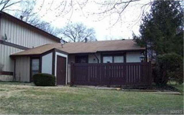 11167 Towering Pines Dr, Saint Louis, MO 63136