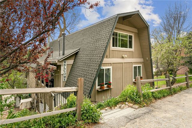 27935 Saint Bernard Ln, Lake Arrowhead, CA 92352