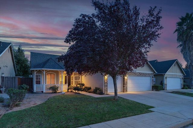 7073 W  San Madele Ave, Fresno, CA 93723