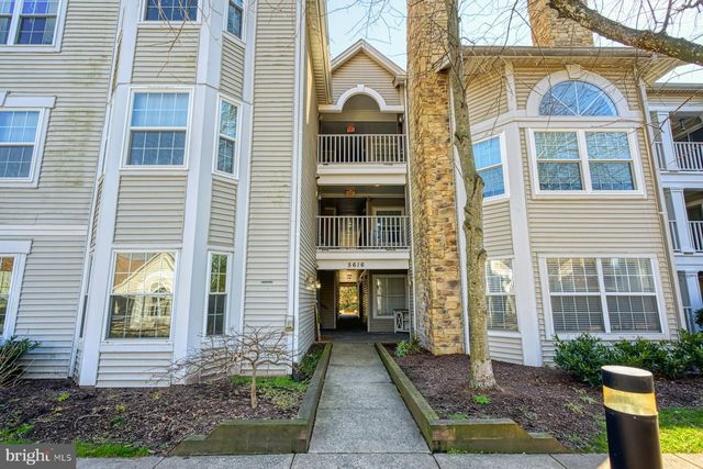 5616 Willoughby Newton Dr #13, Centreville, VA 20120