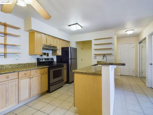 466 Crescent St #102, Oakland, CA 94610