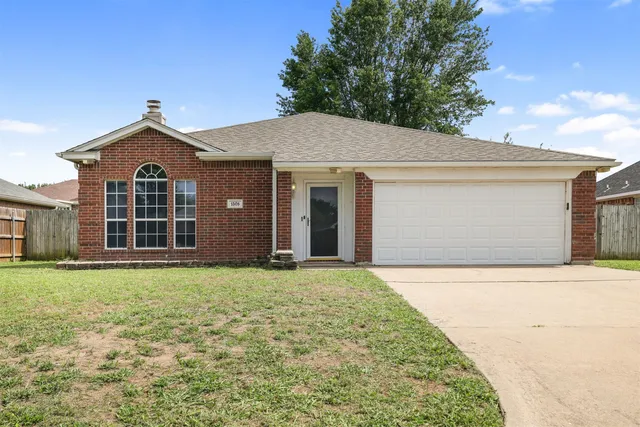 1508 Persimmon Ln, Ardmore, OK 73401
