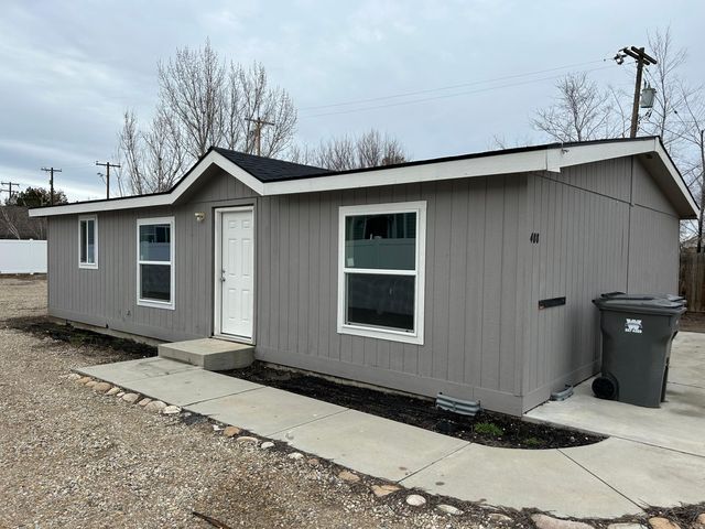 408 S  Main St, Homedale, ID 83628
