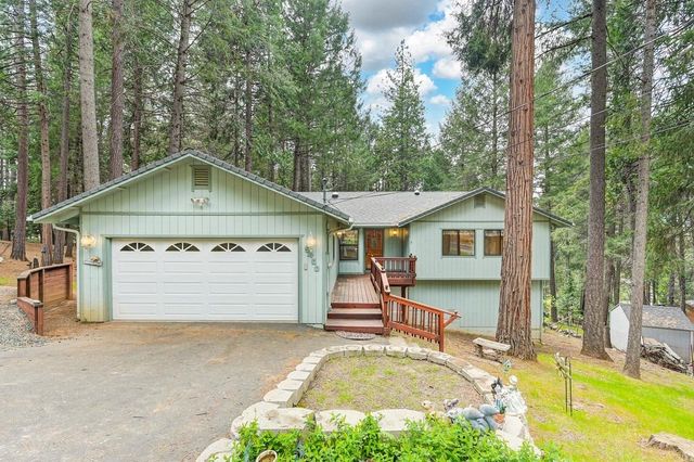 5400 Buttercup Dr, Pollock Pines, CA 95726