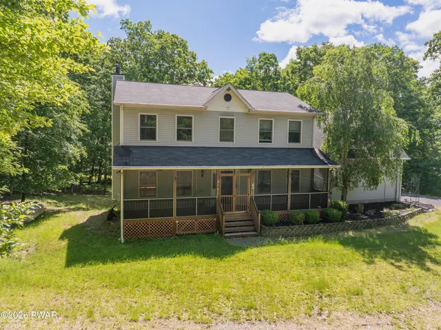 112 Cornelia Ln, Milford, PA 18337