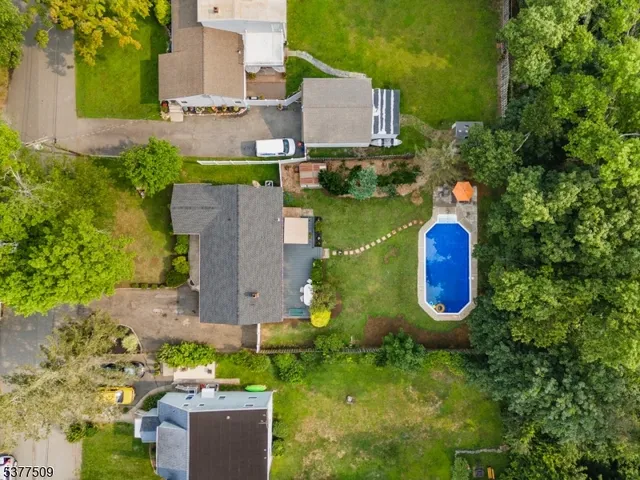 120 Greenwood Ave, Pequannock, NJ 07440