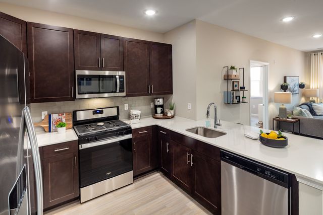 625 Spotswood Englishtown Rd #2221, Monroe Township, NJ 08831