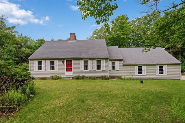 35 Carriage Hill Road, Hancock, NH 03449