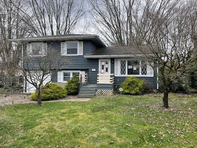 210 Fairground Rd, Ford City, PA 16226