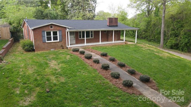 548 Greenway Dr, Statesville, NC 28677