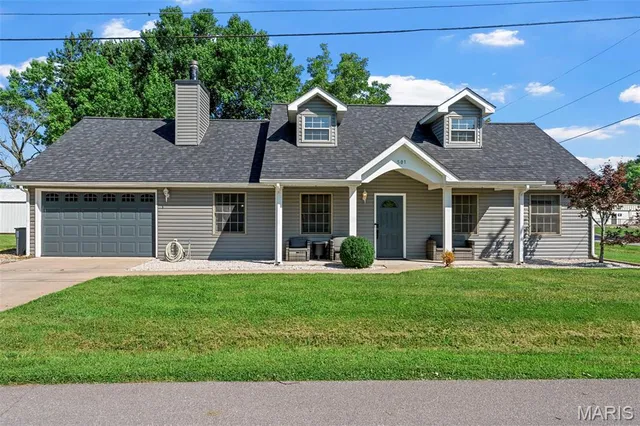 501 W  7th St, Montgomery City, MO 63361