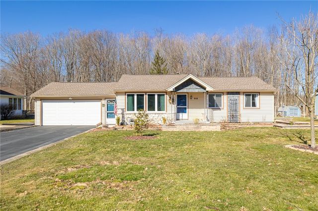 918 Copperkettle Rd, Webster, NY 14580