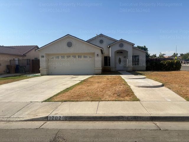 1202 Hadar Rd, Bakersfield, CA 93307