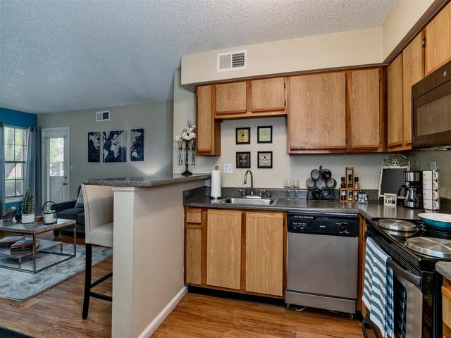 1001 50th Ave #1405, Greeley, CO 80634