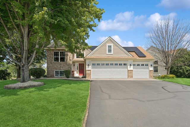 10917 Nassau Cir NE, Blaine, MN 55449