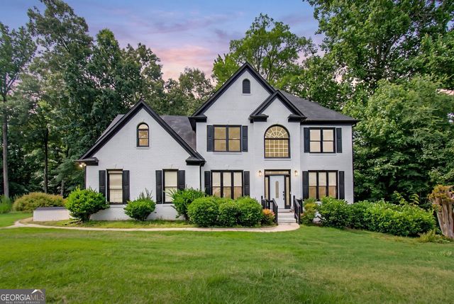 227 Scenic View Ln, Stone Mountain, GA 30087