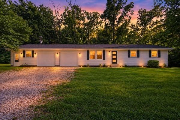9394 E  Nees Ave, Effingham, IL 62401