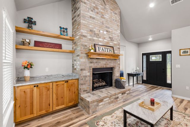 1446 Faulkner Rd, Sunset, TX 76270