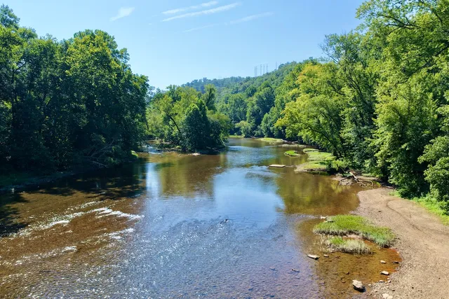 3657 Valley View Dr, Clendenin, WV 25045