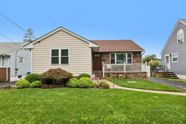114 Hobart Ave, Rutherford, NJ 07070
