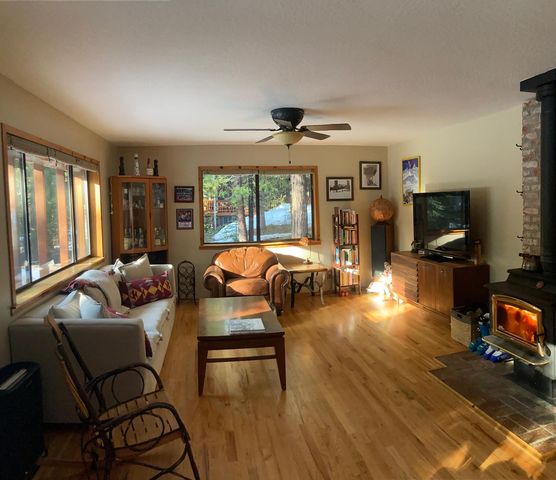 41177 Skyline Dr, Emigrant Gap, CA 95715