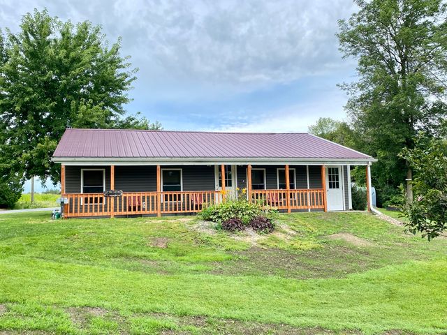 402 Fee Rd, Mooers, NY 12958