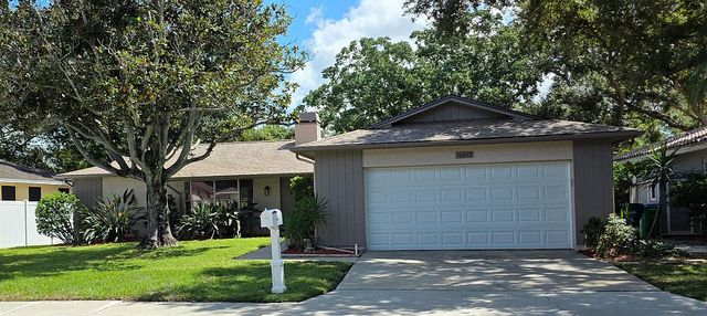10617 Seminole Forest St E, Seminole, FL 33778
