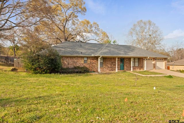 1007 Forest Hills St, Gladewater, TX 75647