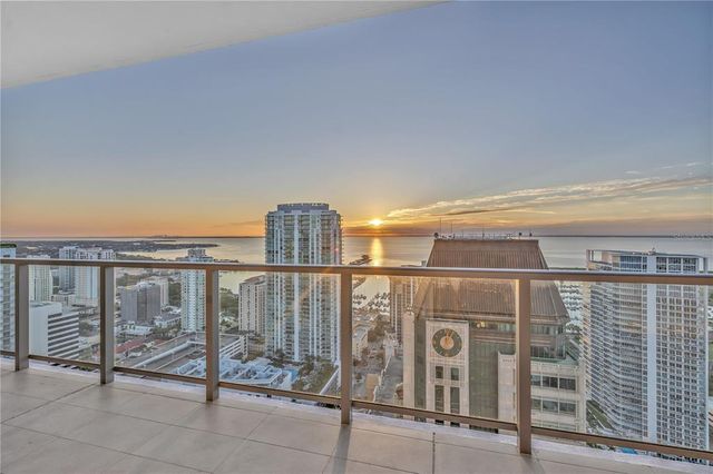 275 1ST AVENUE S #3704, Saint Petersburg, FL 33701