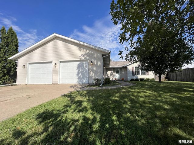 3824 W  46th St, Davenport, IA 52806